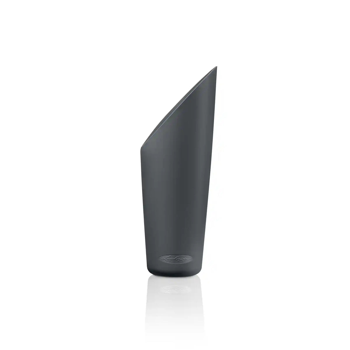 Potting Scoop, a moulded scoop for filling self-watering planters with pon substrate